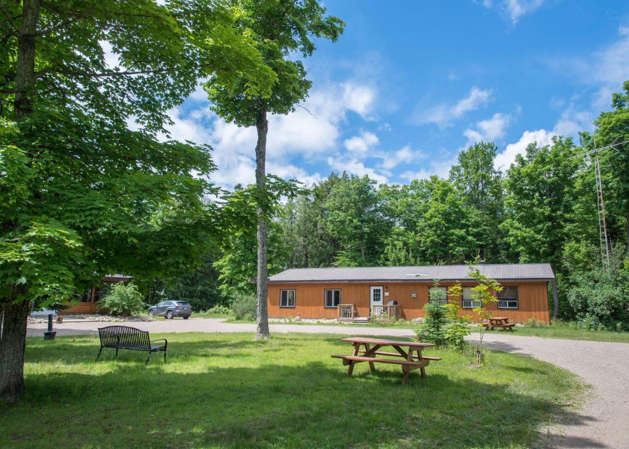 Madawaska Lodge-Cottage Luaran gambar
