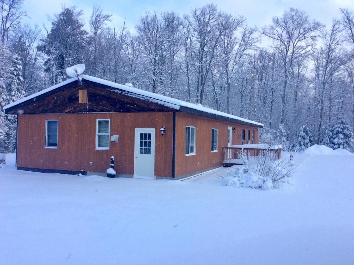 Madawaska Lodge-Cottage Luaran gambar