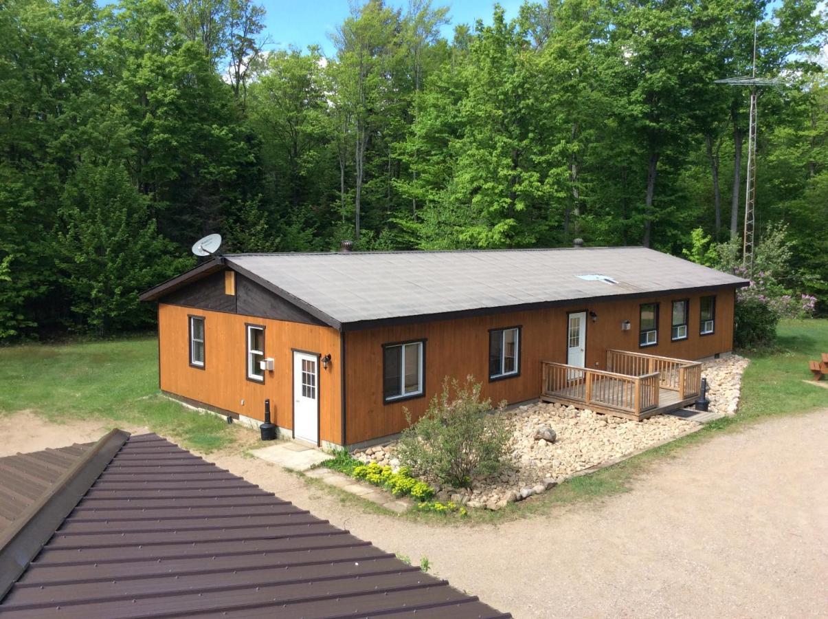 Madawaska Lodge-Cottage Luaran gambar