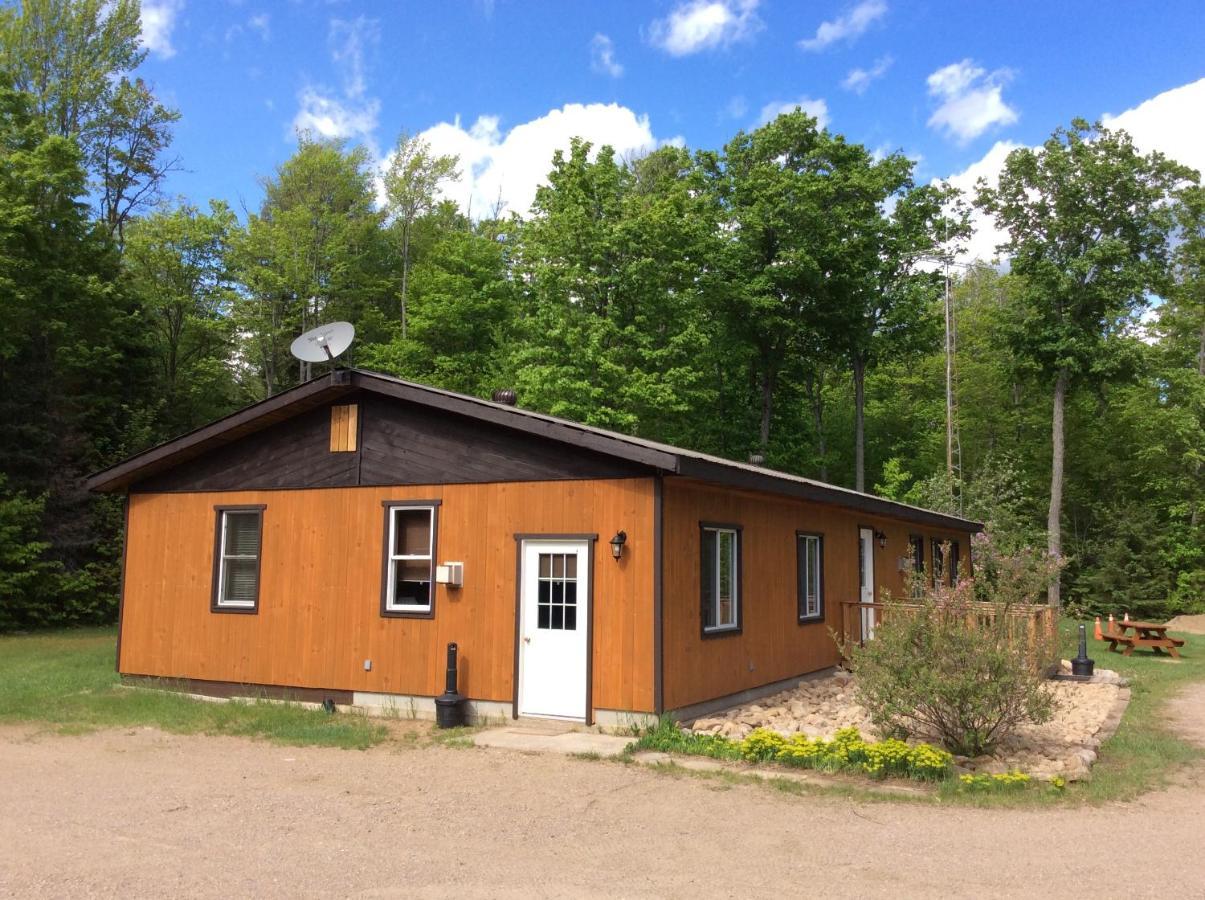 Madawaska Lodge-Cottage Luaran gambar